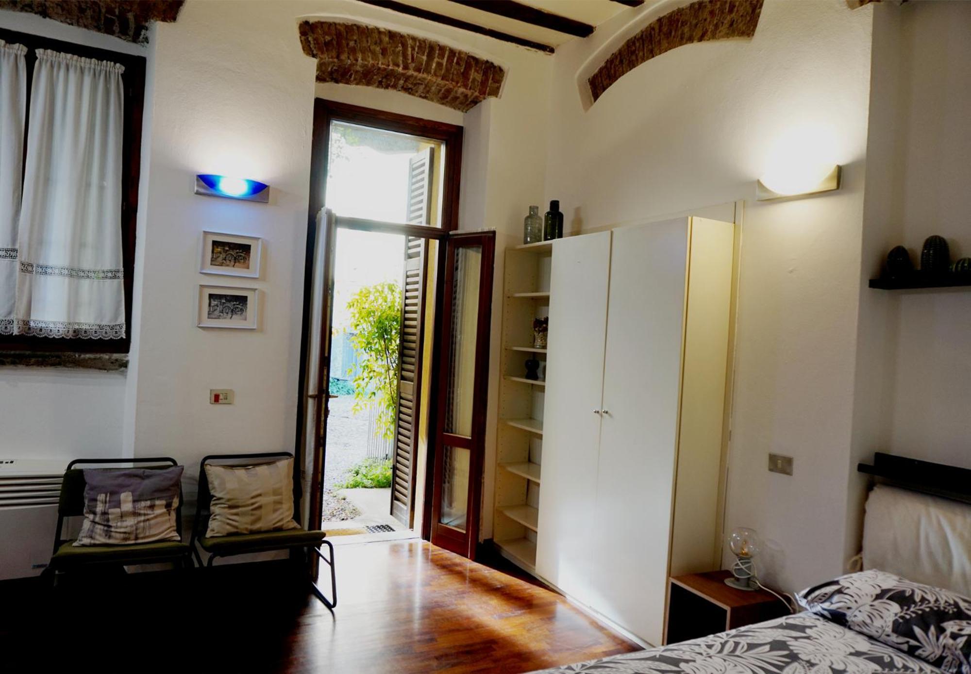 Studio Apartment Vicolo Lavandai Milan Bagian luar foto
