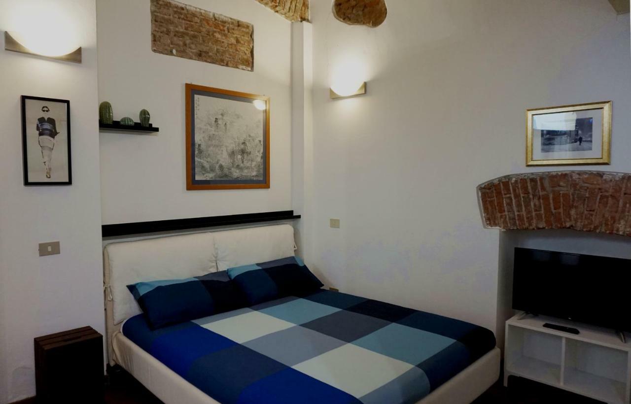Studio Apartment Vicolo Lavandai Milan Bagian luar foto