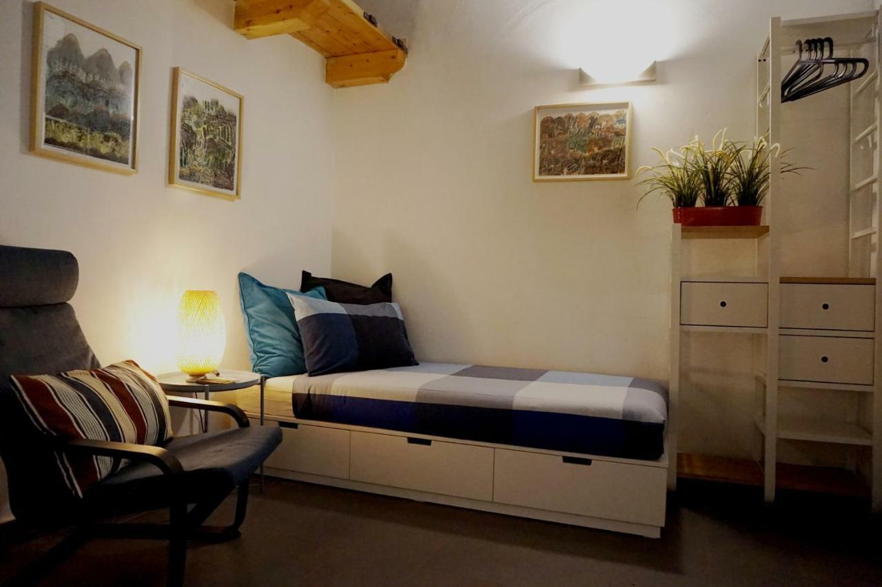 Studio Apartment Vicolo Lavandai Milan Bagian luar foto